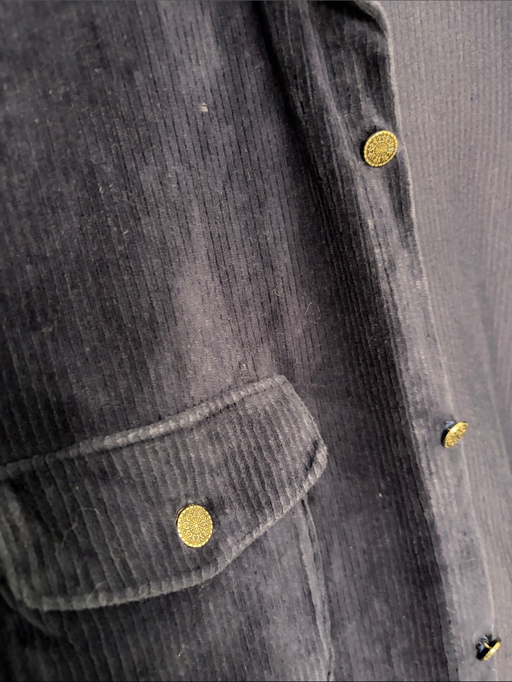Cherokee soft button up medium - Picture 3 of 6